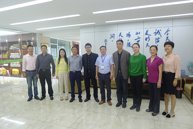 熱烈歡迎福建民進省委鄭家建主委一行蒞臨我司參觀指導！